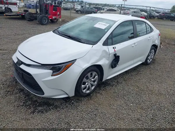 5YFB4MDE8SP247429 2025 TOYOTA COROLLA - Image 2