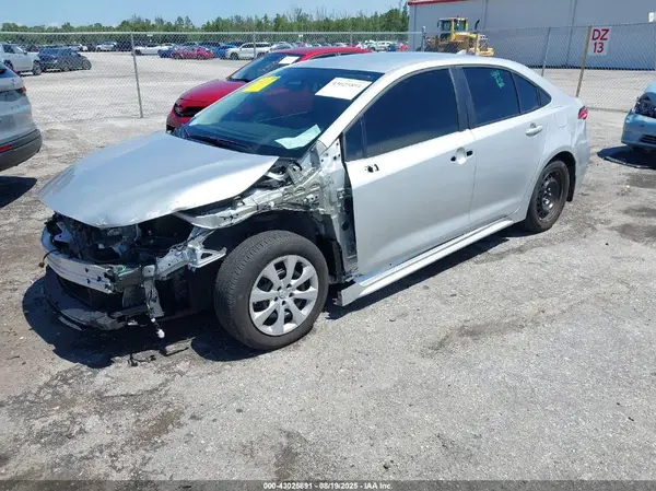 5YFB4MDE8SP247849 2025 TOYOTA COROLLA - Image 2