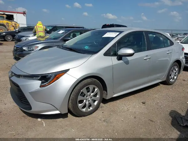 5YFB4MDE8SP250461 2025 TOYOTA COROLLA - Image 2