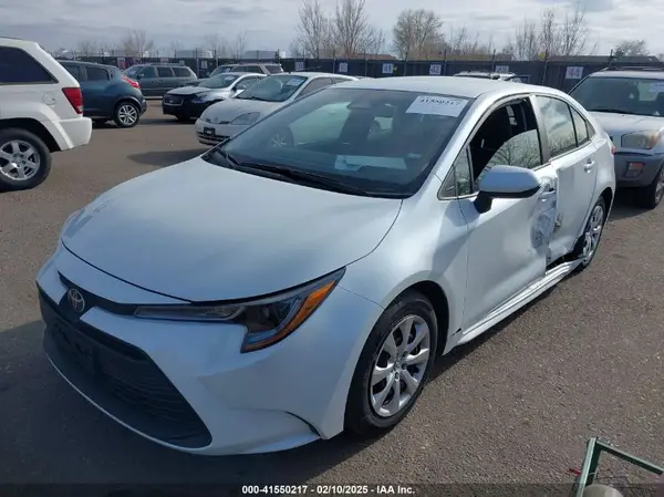 5YFB4MDE8SP258544 2025 TOYOTA COROLLA - Image 2