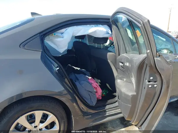 5YFB4MDE8SP266806 2025 TOYOTA COROLLA - Image 8