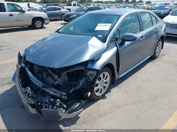 5YFB4MDE8SP268135 2025 TOYOTA COROLLA - Image 2