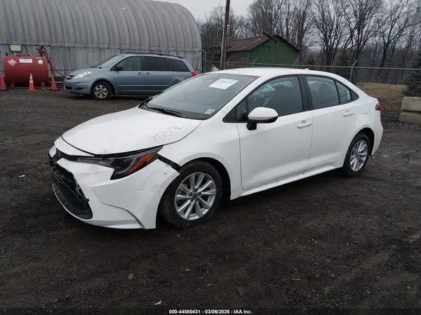 5YFB4MDE8SP271701 2025 TOYOTA COROLLA - Image 2