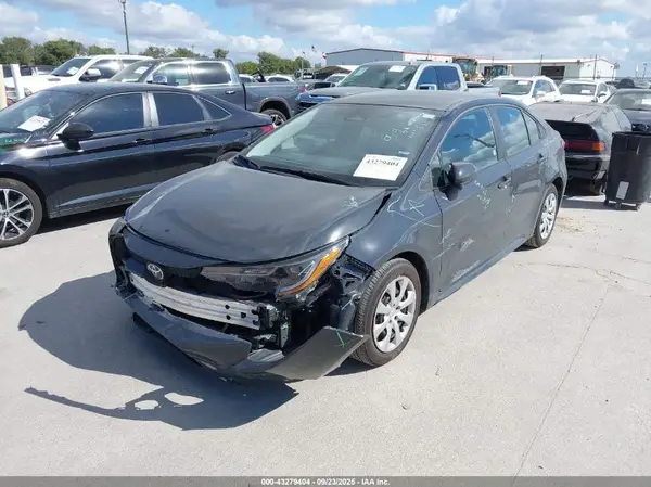 5YFB4MDE8SP273884 2025 TOYOTA COROLLA - Image 2