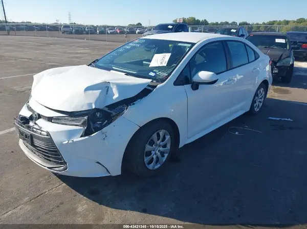 5YFB4MDE8SP275294 2025 TOYOTA COROLLA - Image 2