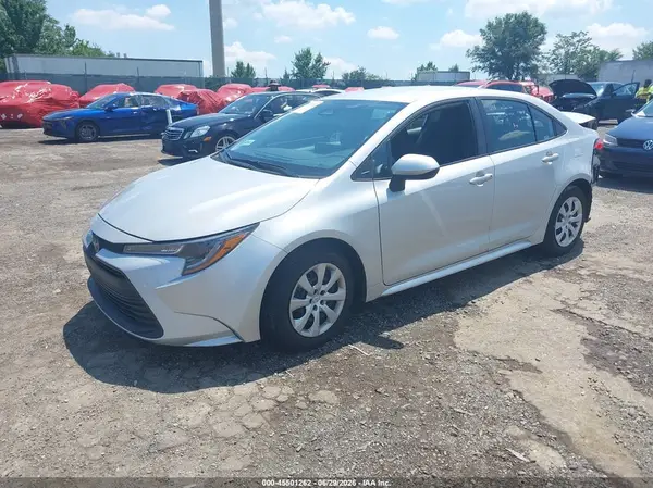 5YFB4MDE8SP276798 2025 TOYOTA COROLLA - Image 2