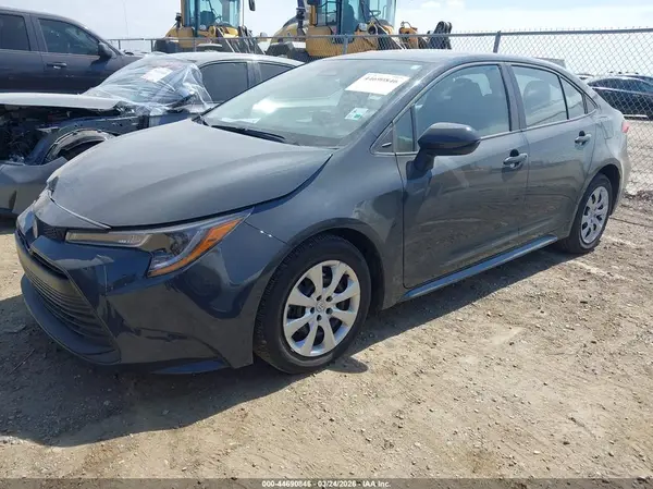 5YFB4MDE8SP284061 2025 TOYOTA COROLLA - Image 2