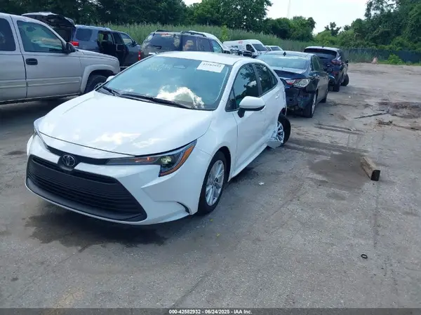 5YFB4MDE8SP291415 2025 TOYOTA COROLLA - Image 2