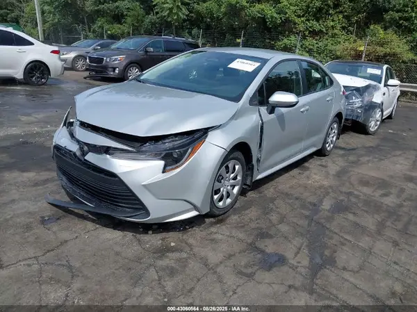 5YFB4MDE8SP292774 2025 TOYOTA COROLLA - Image 2