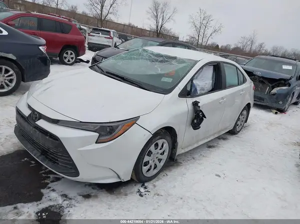 5YFB4MDE8SP310965 2025 TOYOTA COROLLA - Image 2