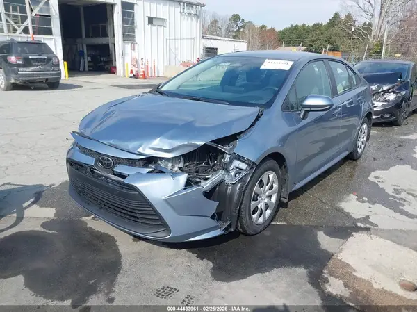 5YFB4MDE8SP320220 2025 TOYOTA COROLLA - Image 2