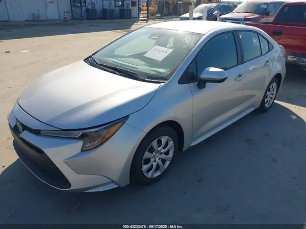 5YFB4MDE8SP333811 2025 TOYOTA COROLLA - Image 2