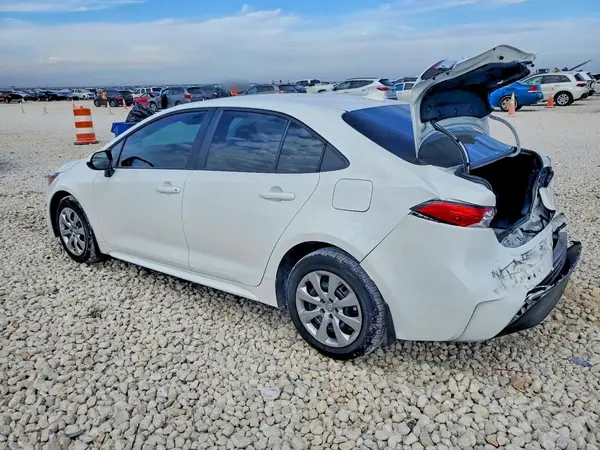 5YFB4MDE8TP371542 2026 TOYOTA COROLLA - Image 2