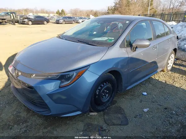 5YFB4MDE9RP102037 2024 TOYOTA COROLLA - Image 2