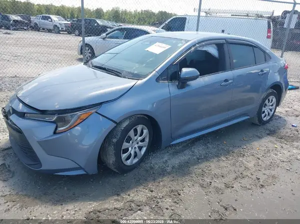 5YFB4MDE9RP102703 2024 TOYOTA COROLLA - Image 2