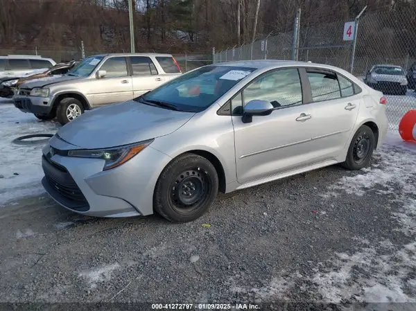 5YFB4MDE9RP137838 2024 TOYOTA COROLLA - Image 2