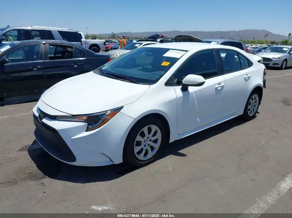 5YFB4MDE9SP270850 2025 TOYOTA COROLLA - Image 2