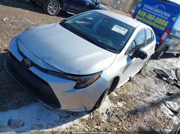 5YFB4MDE9SP272677 2025 TOYOTA COROLLA - Image 2