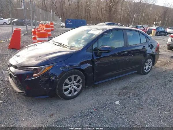 5YFB4MDE9SP307461 2025 TOYOTA COROLLA - Image 2