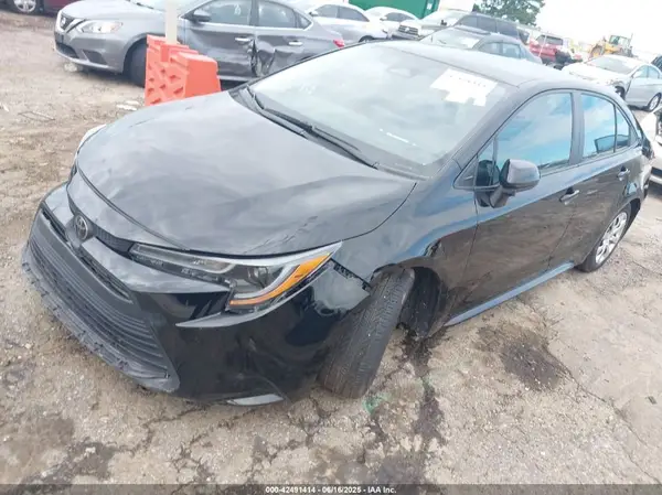 5YFB4MDEXPP013803 2023 TOYOTA COROLLA - Image 2