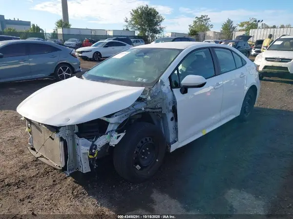 5YFB4MDEXPP015728 2023 TOYOTA COROLLA - Image 2