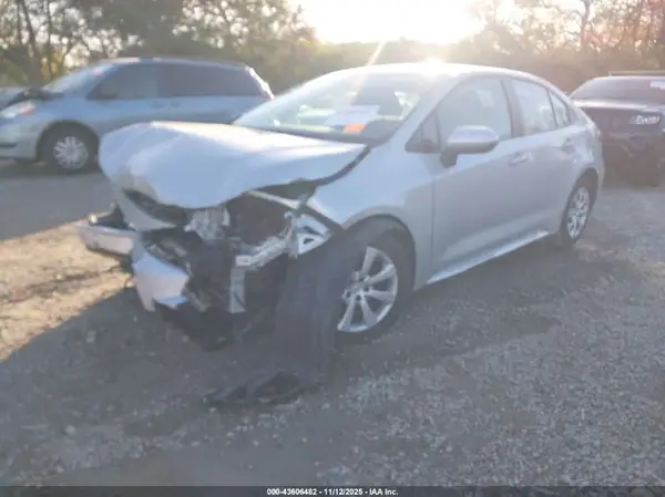 5YFB4MDEXRP108865 2024 TOYOTA COROLLA - Image 2