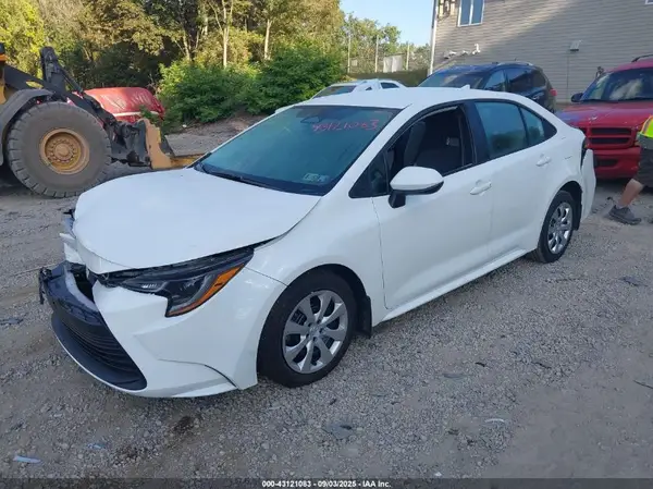 5YFB4MDEXRP135175 2024 TOYOTA COROLLA - Image 2