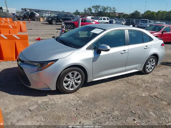 5YFB4MDEXRP213423 2024 TOYOTA COROLLA - Image 2