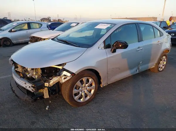 5YFB4MDEXSP229739 2025 TOYOTA COROLLA - Image 2