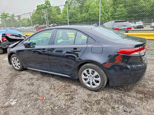 5YFB4MDEXSP233077 2025 TOYOTA COROLLA - Image 2