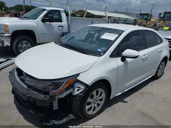 5YFB4MDEXSP275040 2025 TOYOTA COROLLA - Image 2