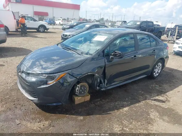 5YFB4MDEXSP284014 2025 TOYOTA COROLLA - Image 2