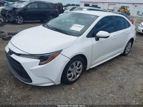 5YFB4MDEXSP285583 2025 TOYOTA COROLLA - Image 2