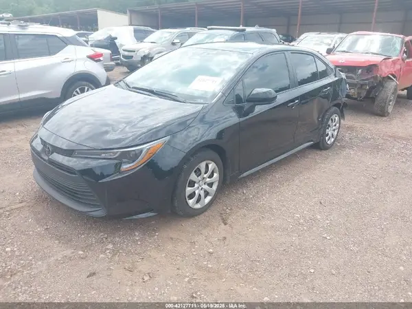 5YFB4MDW3PP004165 2023 TOYOTA COROLLA - Image 2