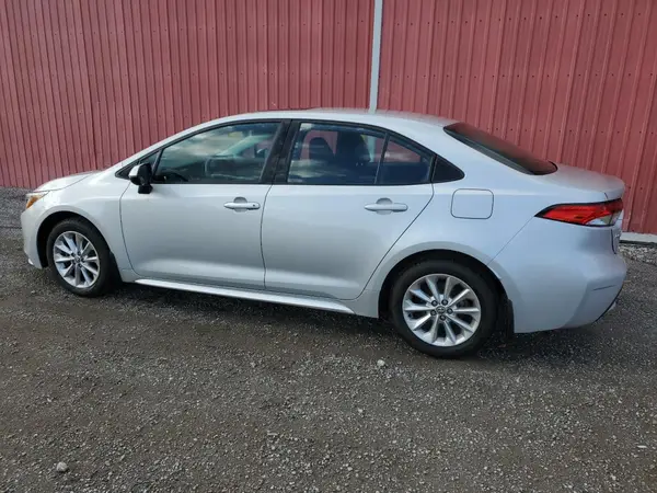 5YFBPMBE0NP282965 2022 TOYOTA COROLLA - Image 2