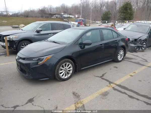 5YFBPMBE0NP284912 2022 TOYOTA COROLLA - Image 2