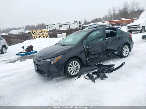 5YFBPMBE0NP305449 2022 TOYOTA COROLLA - Image 2