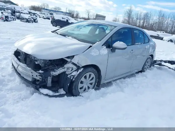 5YFBPMBE0NP316368 2022 TOYOTA COROLLA - Image 2