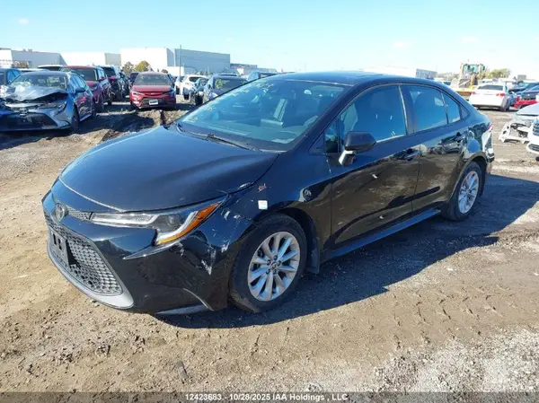 5YFBPMBE0NP358443 2022 TOYOTA COROLLA - Image 2