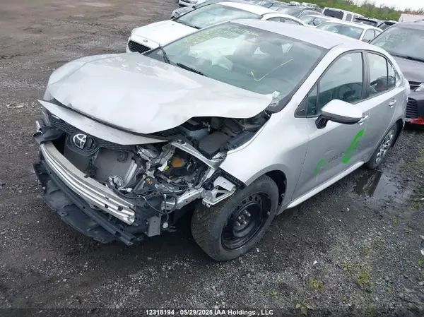 5YFBPMBE0NP370687 2022 TOYOTA COROLLA - Image 2