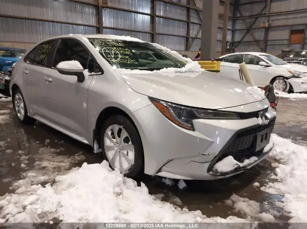 5YFBPMBE1NP318758 2022 TOYOTA COROLLA - Image 1