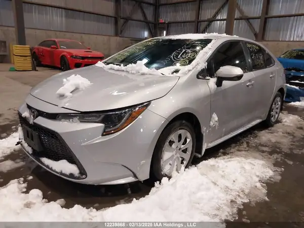 5YFBPMBE1NP318758 2022 TOYOTA COROLLA - Image 2