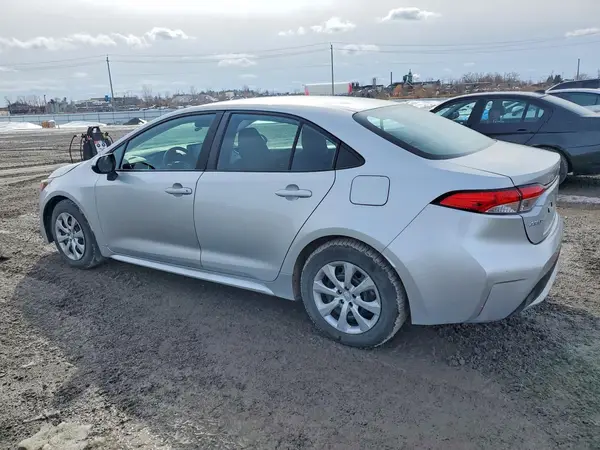 5YFBPMBE1NP341845 2022 TOYOTA COROLLA - Image 2