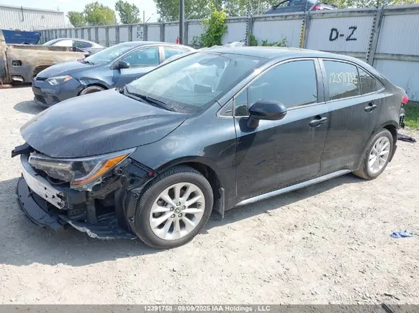 5YFBPMBE1NP376742 2022 TOYOTA COROLLA - Image 2