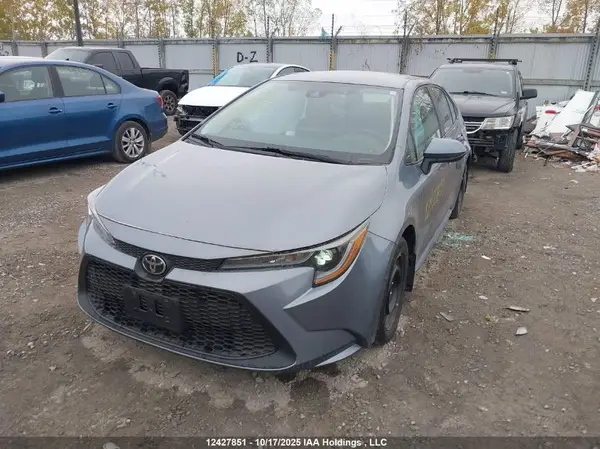 5YFBPMBE2NP275595 2022 TOYOTA COROLLA - Image 2