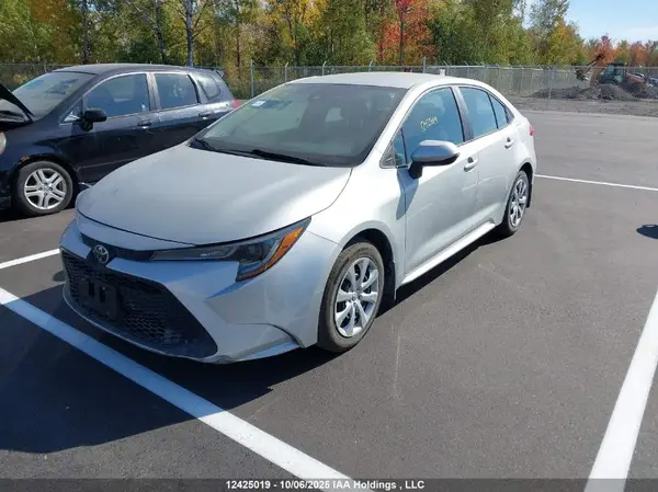 5YFBPMBE2NP281798 2022 TOYOTA COROLLA - Image 2