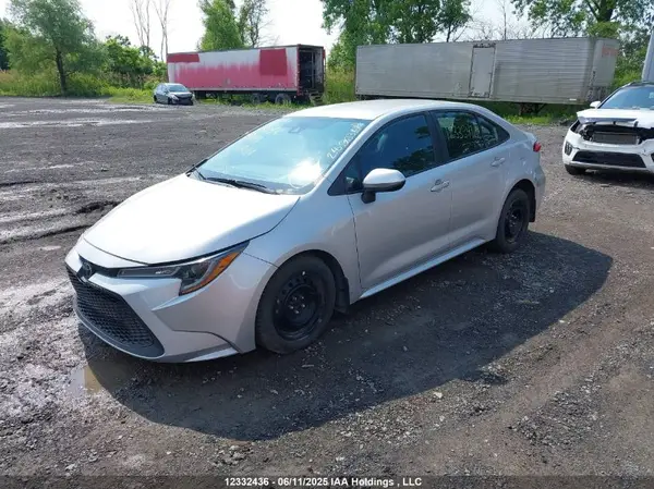 5YFBPMBE2NP340445 2022 TOYOTA COROLLA - Image 2