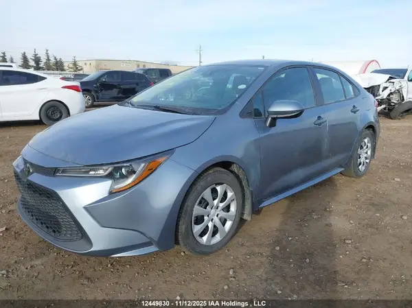 5YFBPMBE2NP384526 2022 TOYOTA COROLLA - Image 2