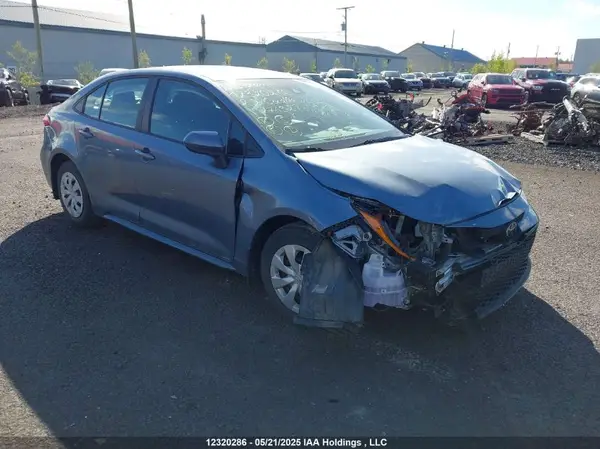 5YFBPMBE3NP271927 2022 TOYOTA COROLLA - Image 1