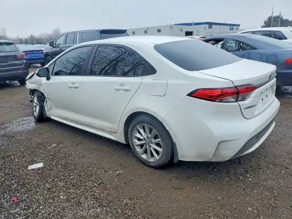 5YFBPMBE3NP279350 2022 TOYOTA COROLLA - Image 2